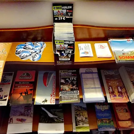 بيت شباب دير أثليتين بيت شباب جارمش بارتنكيرشن