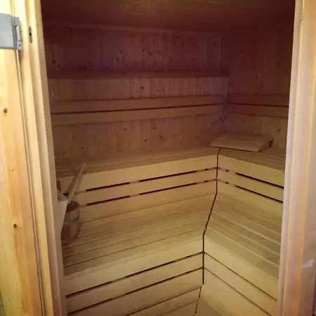 بيت شباب دير أثليتين بيت شباب جارمش بارتنكيرشن